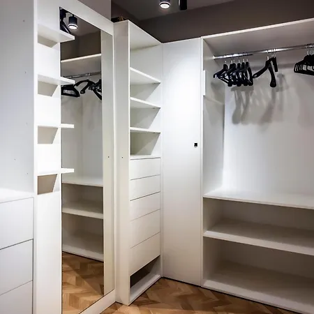 Arena Mall Galleria & Parking 4