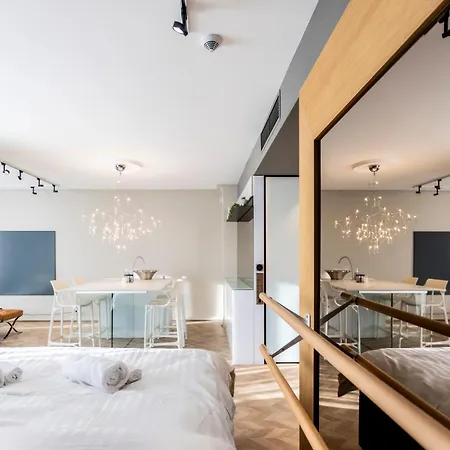 Arena Mall Galleria & Parking 4