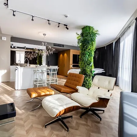 Arena Mall Galleria & Parking 4