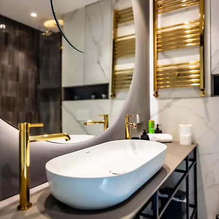 Arena Mall Galleria & Parking 4