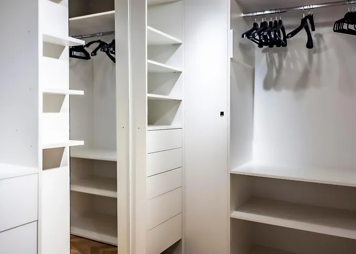 Arena Mall Galleria & Parking 4