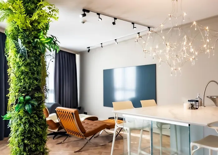 Arena Mall Galleria & Parking 4 *