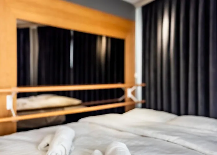 Arena Mall Galleria & Parking 4 *