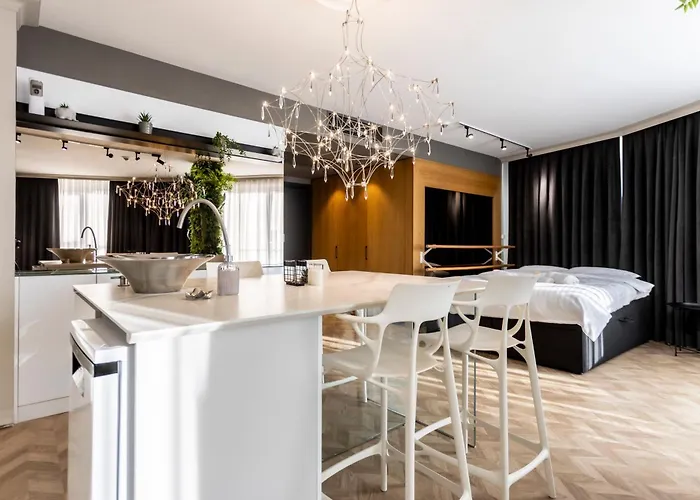 Arena Mall Galleria & Parking 4