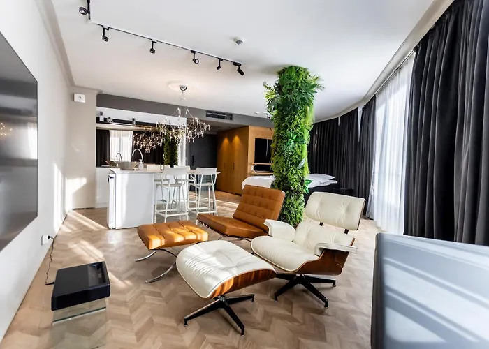 Arena Mall Galleria & Parking 4